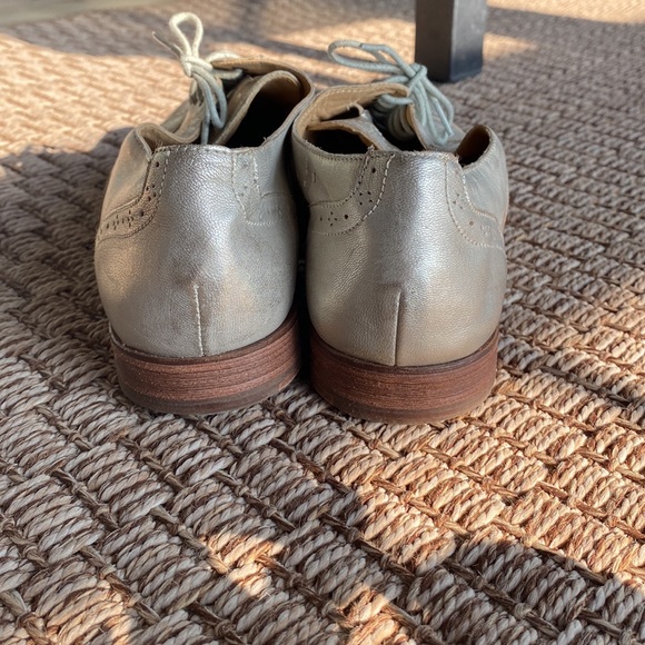Cole Haan Women's Brushed Leather Silver Oxford Shoes Size 9 - Picture 4 of 7